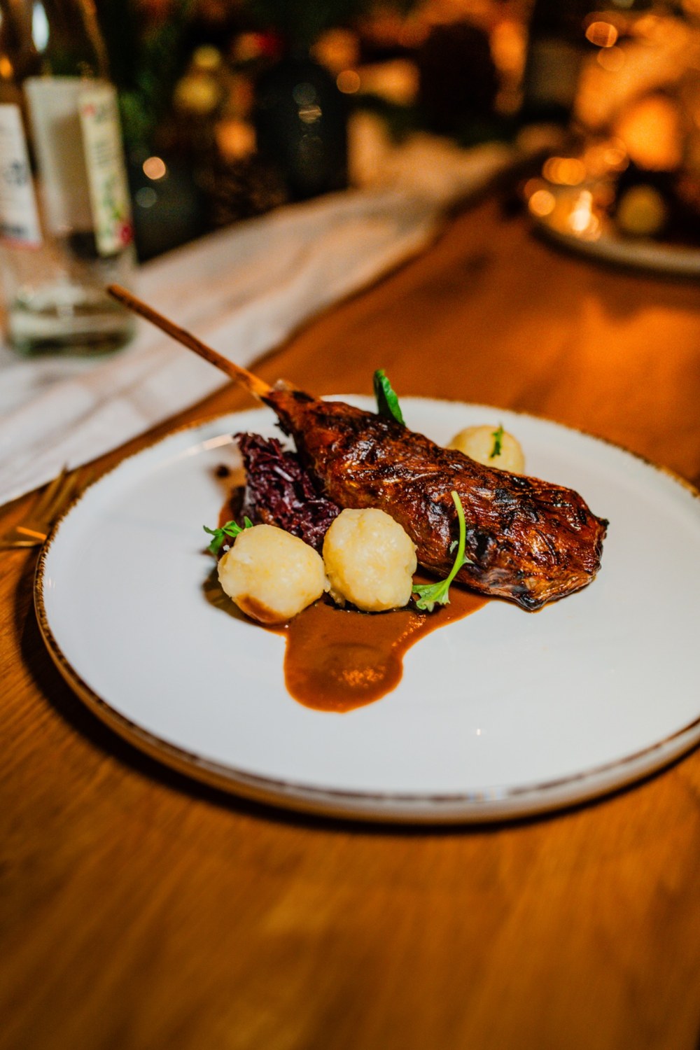 Vegane Keule auf Teller